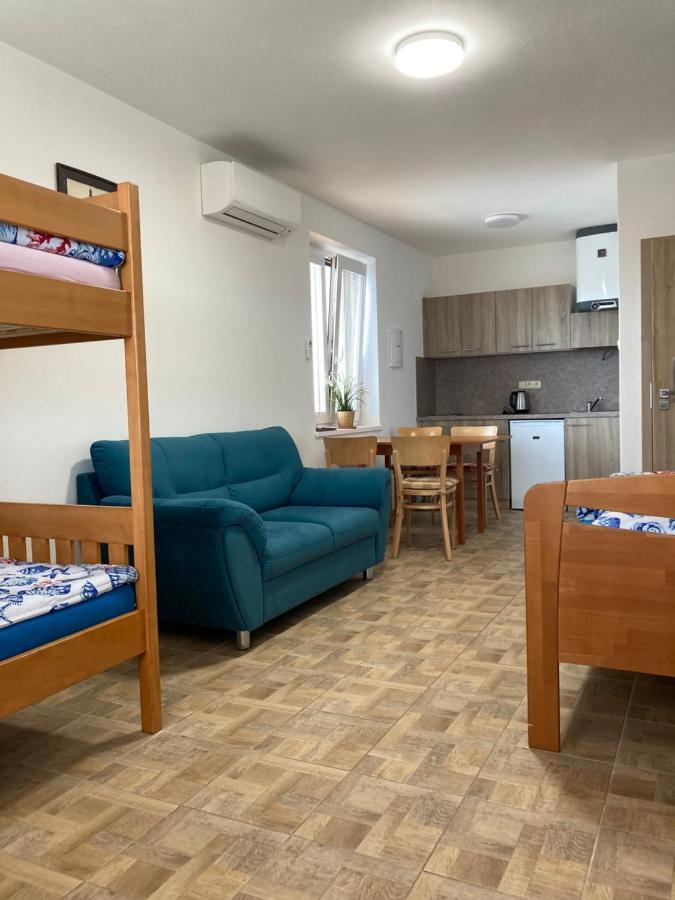 Samostatné apartmány - Penzion U Kudláčků Pouzdřany Pouzdrany Exterior foto